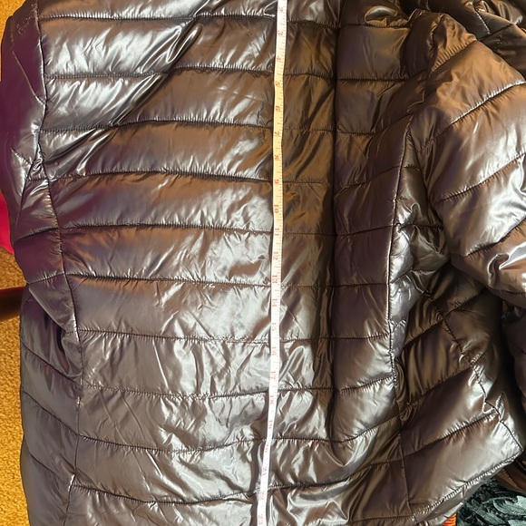 Andrew Marc Ladies' Ultra Soft Attached Hood Reversible Jacket in XL - Picture 8 of 9